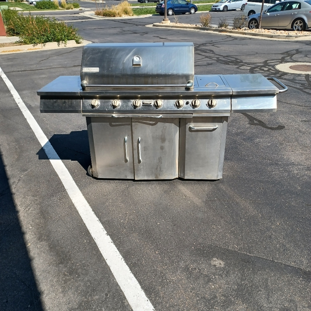 Stainless Jennair 5 burner & grittel